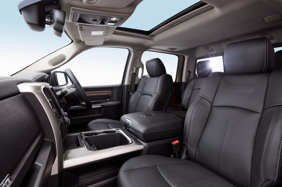 Интерьер Ram 1500 Laramie Crew Cab (DS) 2018 года  (AU) (фото 27 из 52)